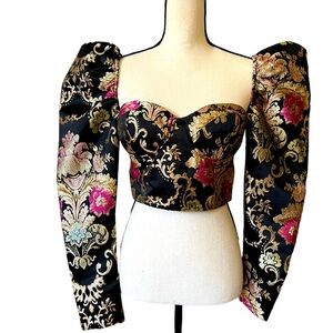 Fashion Nova Luke Effect Puff sleeve top black combo. Looks brand new